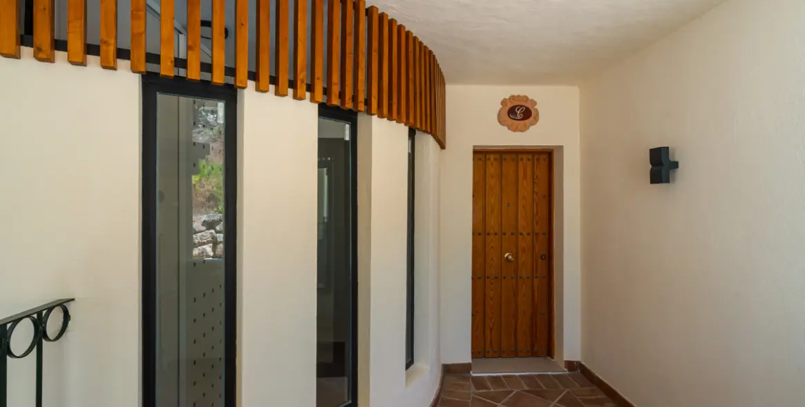 Sale of middle floor apartment in Nueva Andalucía 11