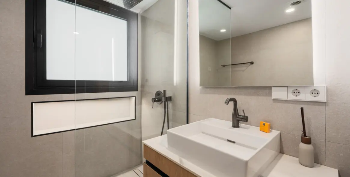 Sale of middle floor apartment in Nueva Andalucía 18