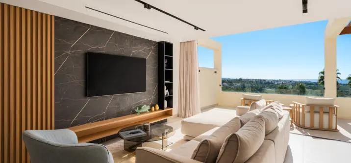 Venta de apartamento en planta media en Nueva Andalucía 0