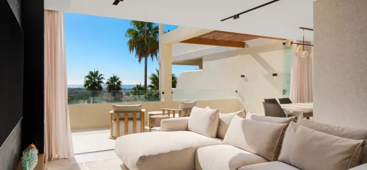 Venta de apartamento en planta media en Nueva Andalucía 3