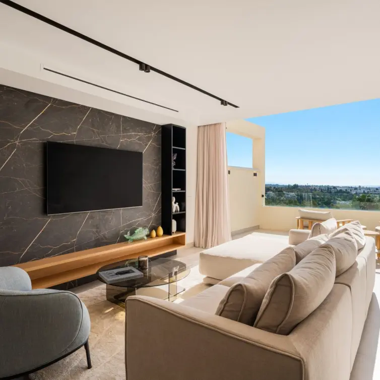 Venta de apartamento en planta media en Nueva Andalucía