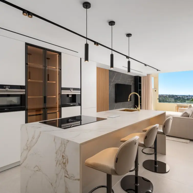 Venta de apartamento en planta media en Nueva Andalucía