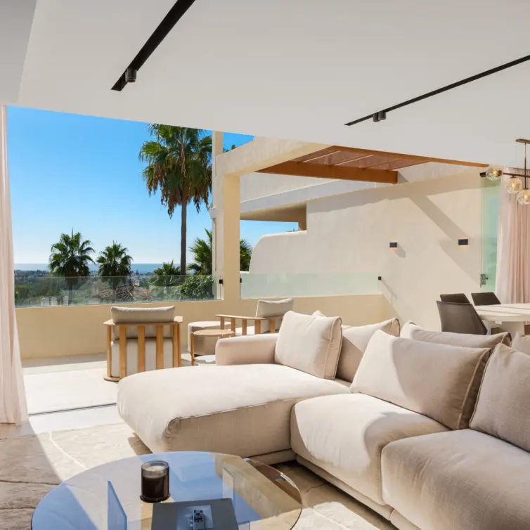 Venta de apartamento en planta media en Nueva Andalucía