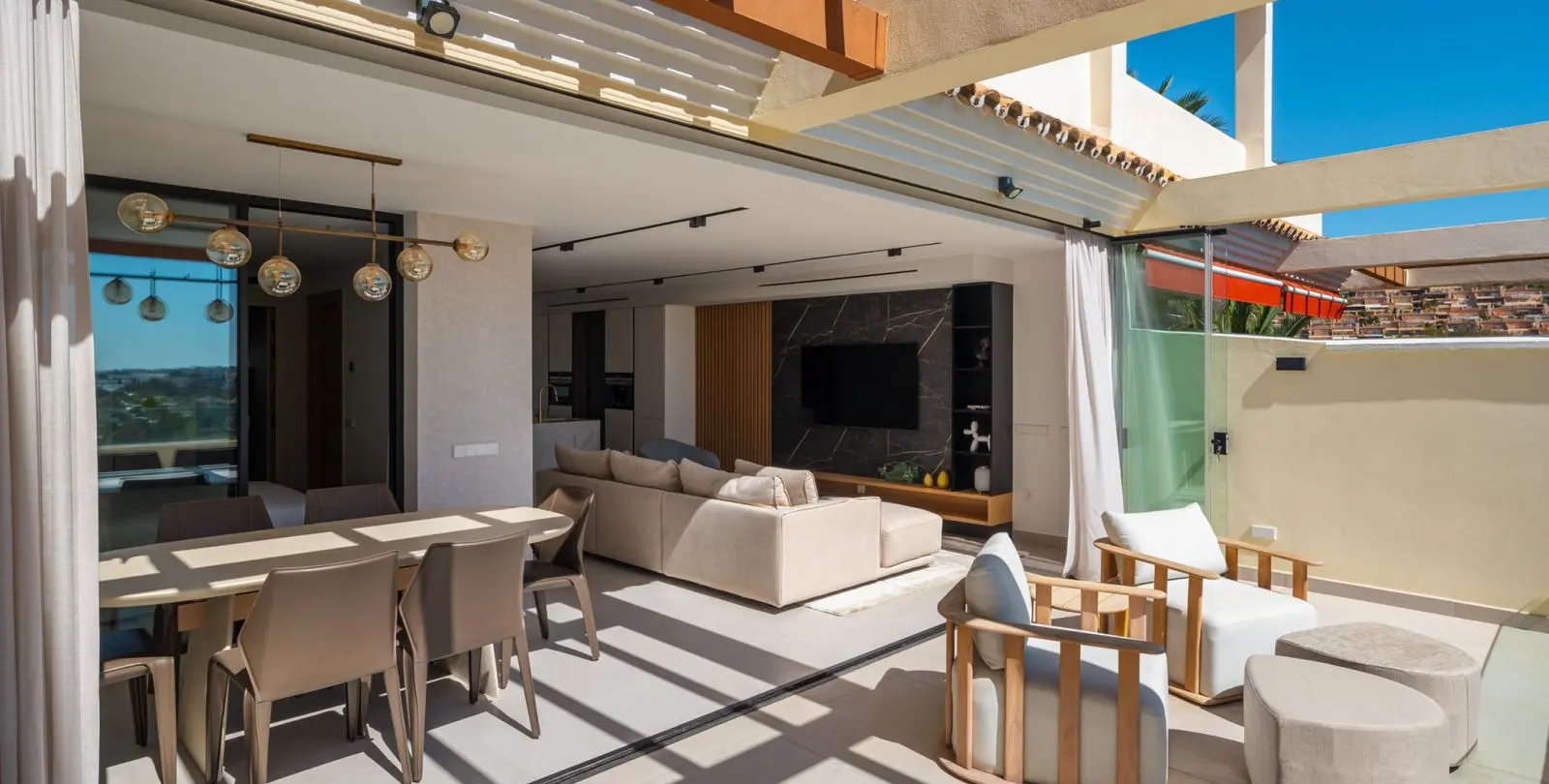 Venta de apartamento en planta media en Nueva Andalucía 5