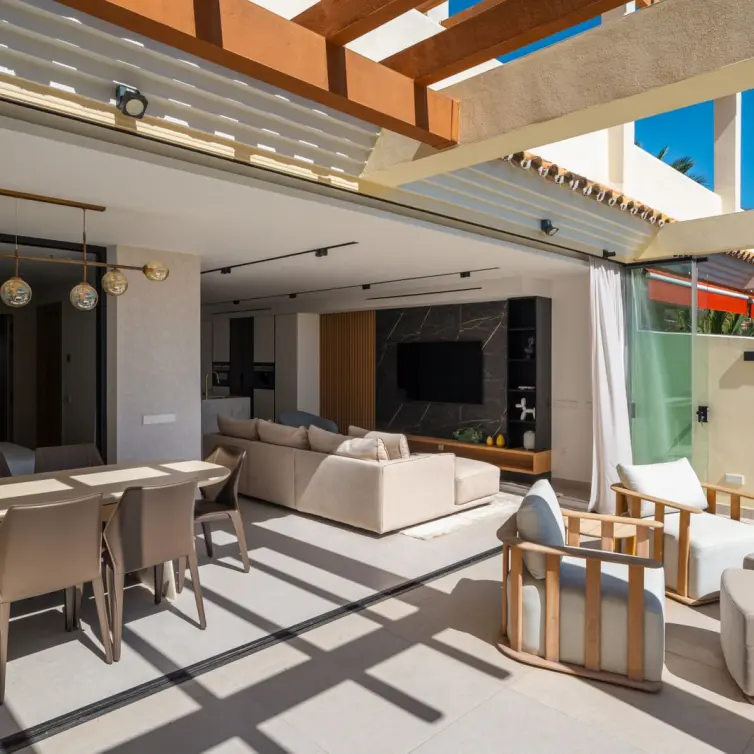 Venta de apartamento en planta media en Nueva Andalucía
