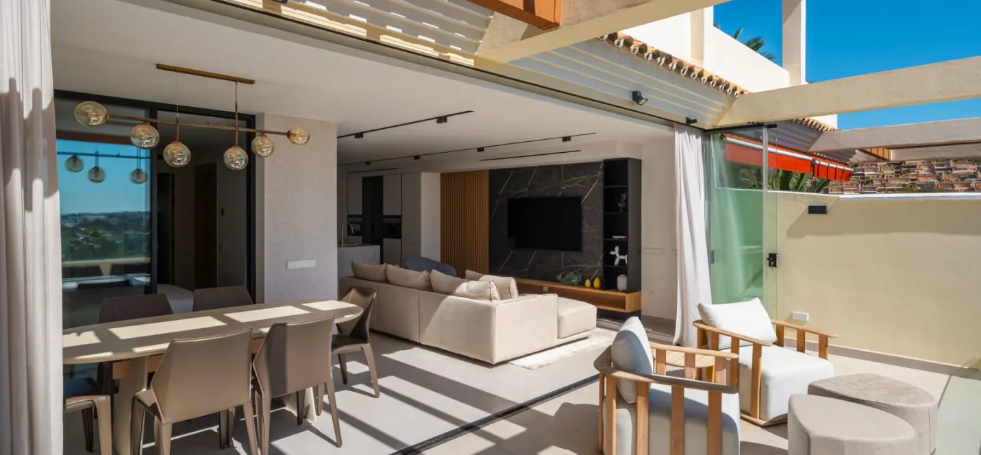 Venta de apartamento en planta media en Nueva Andalucía 4