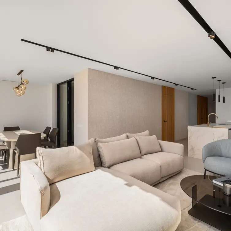 Venta de apartamento en planta media en Nueva Andalucía