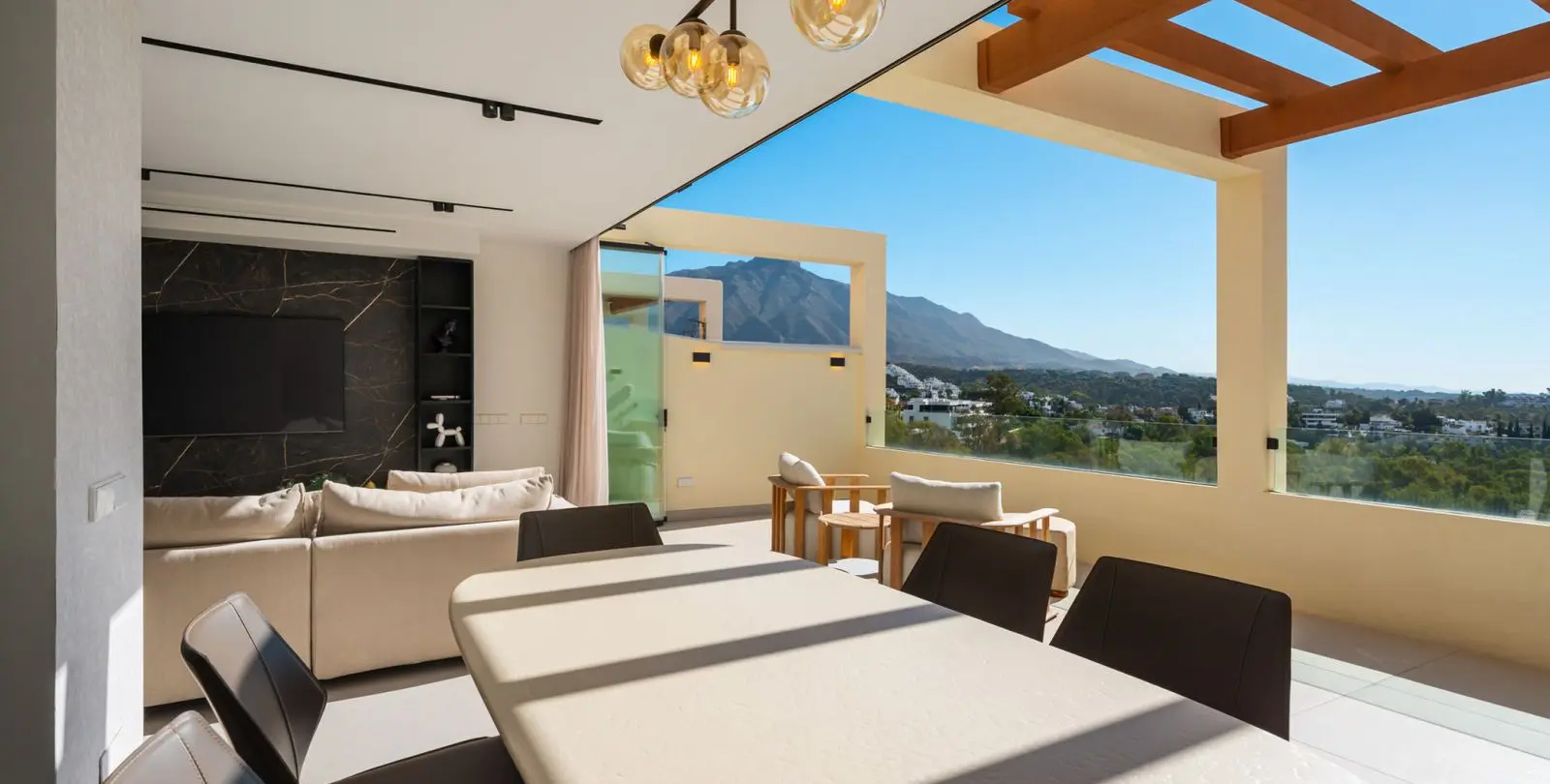 Venta de apartamento en planta media en Nueva Andalucía 8