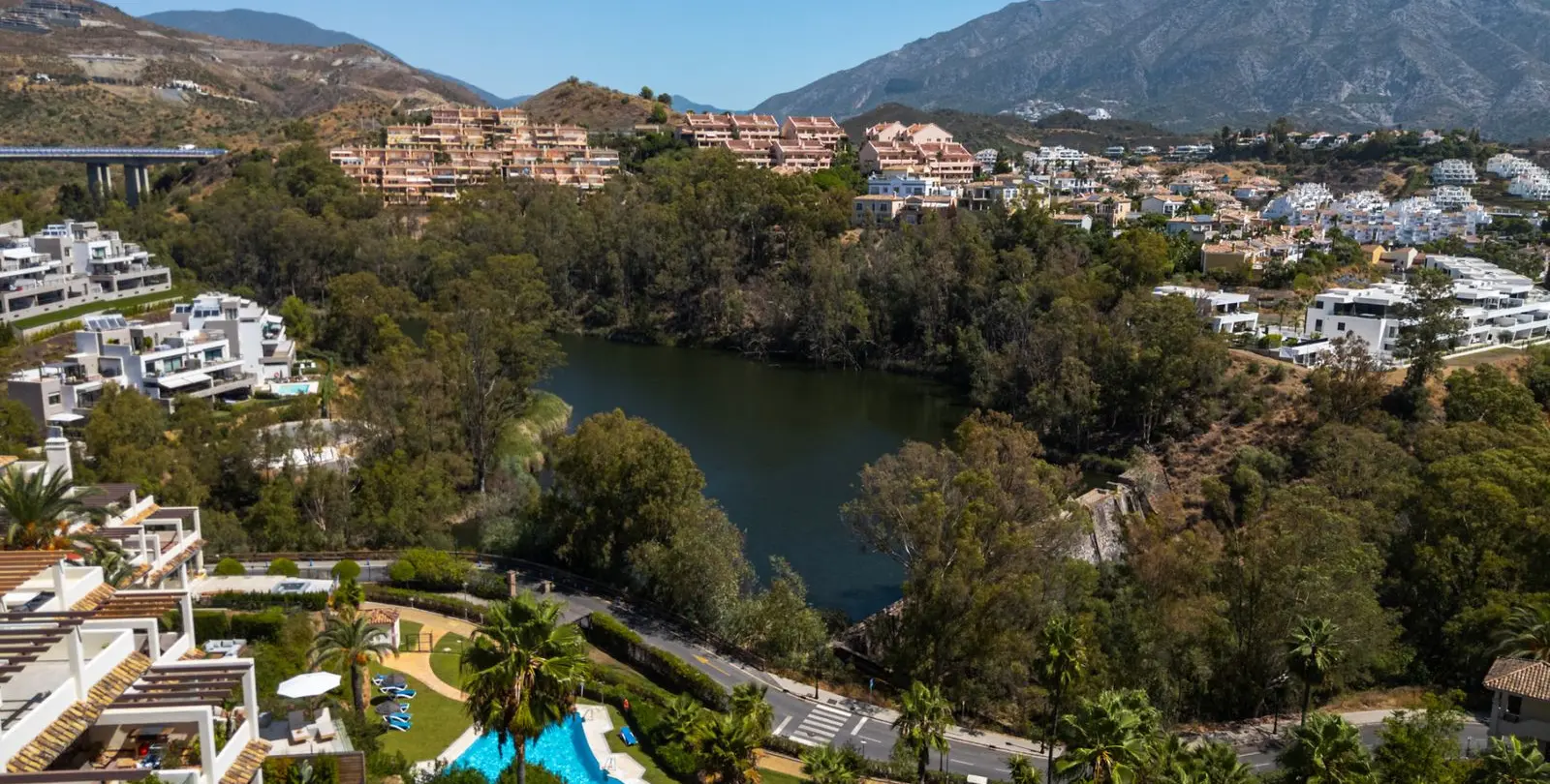 Venta de apartamento en planta media en Nueva Andalucía 24