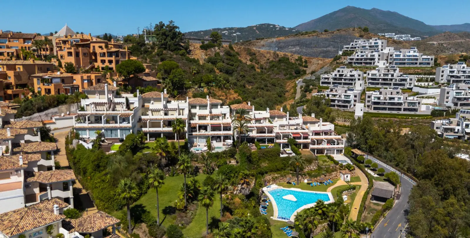 Venta de apartamento en planta media en Nueva Andalucía 27