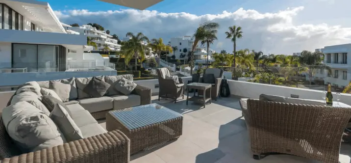 Sale of penthouse in Estepona 0