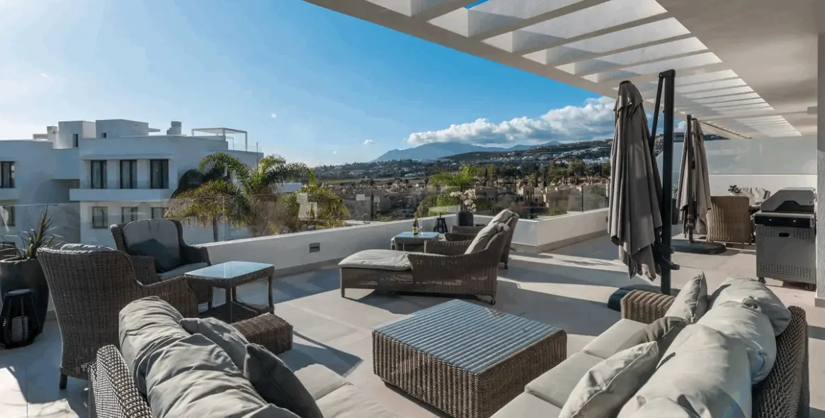 Sale of penthouse in Estepona 5
