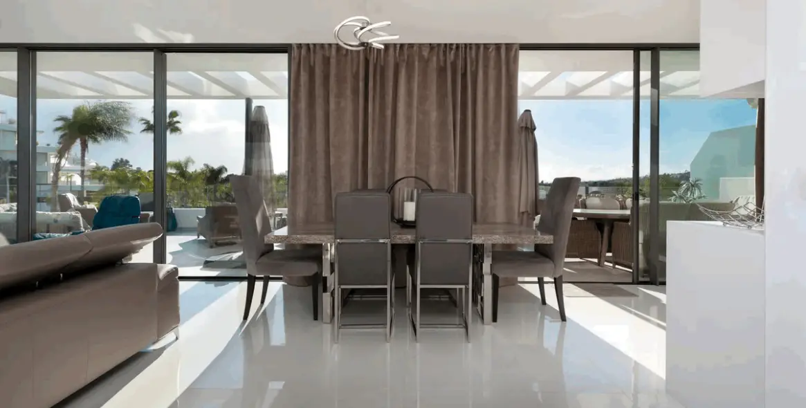 Sale of penthouse in Estepona 6