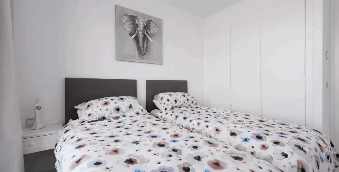 Sale of penthouse in Estepona 9