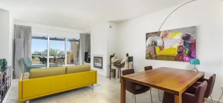 Продажа двухуровневого пентхауса в Los Flamingos 4