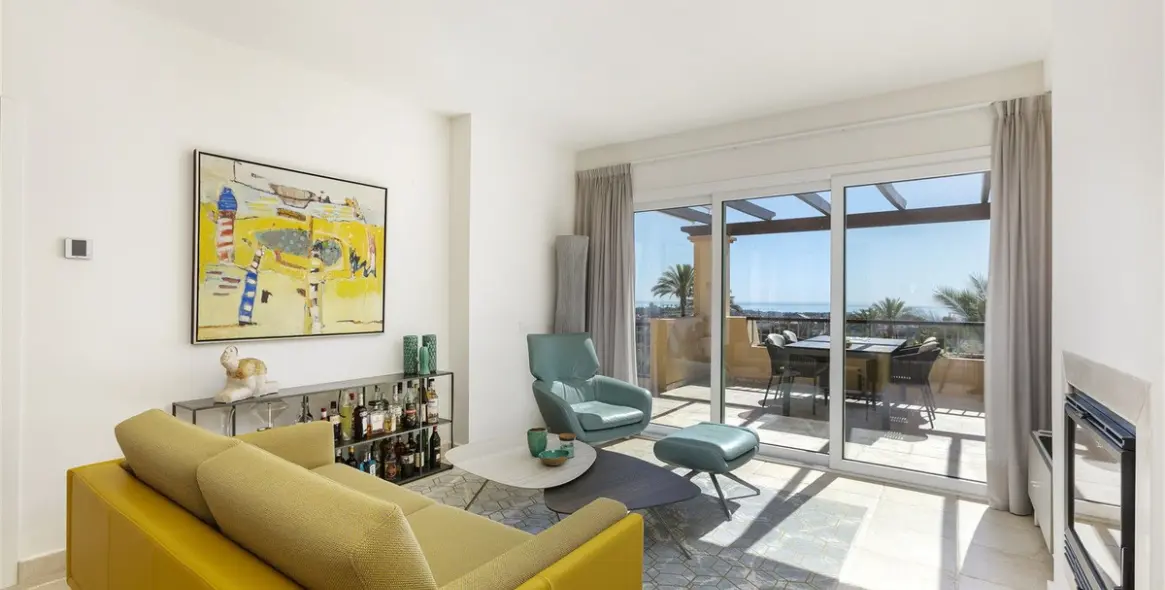 Продажа двухуровневого пентхауса в Los Flamingos 6