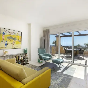 Продажа двухуровневого пентхауса в Los Flamingos