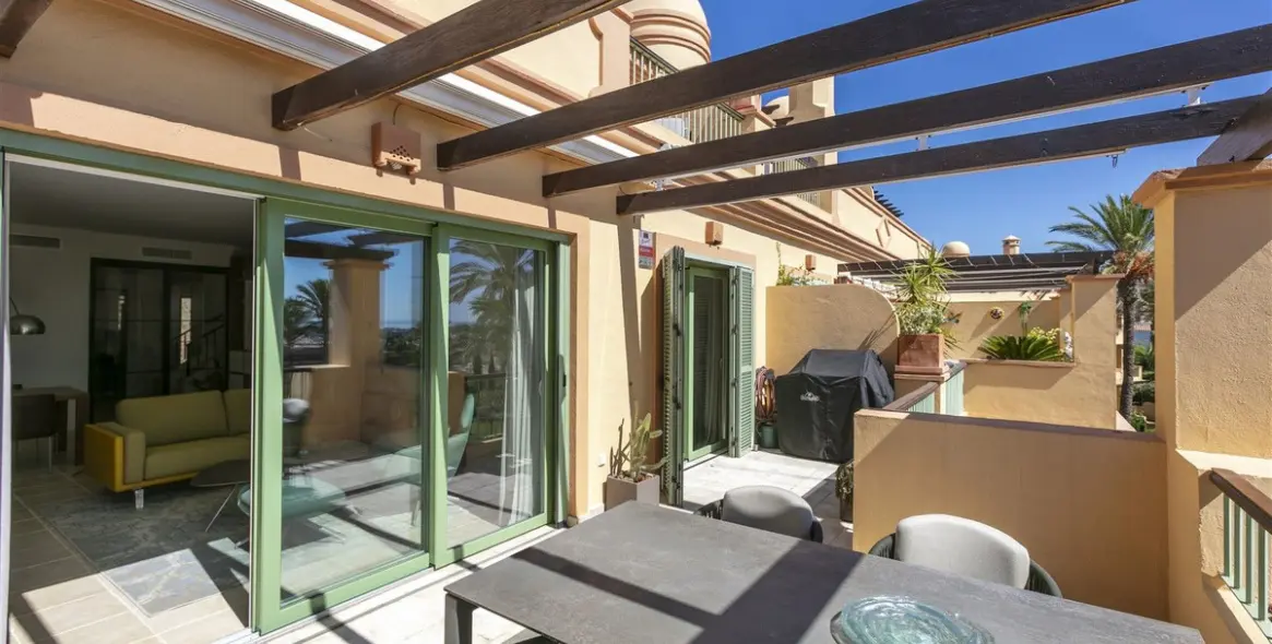 Продажа двухуровневого пентхауса в Los Flamingos 18