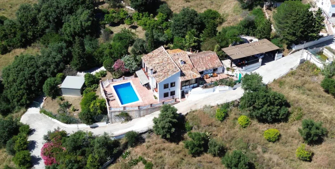 Продажа  отдельно стоящей виллы в Mijas 4