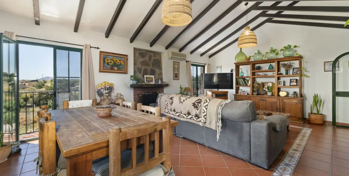 Продажа  отдельно стоящей виллы в Mijas 10