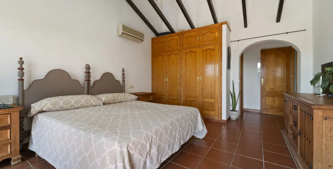 Продажа  отдельно стоящей виллы в Mijas 14