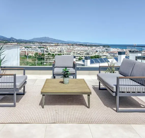 Sale of penthouse in Estepona