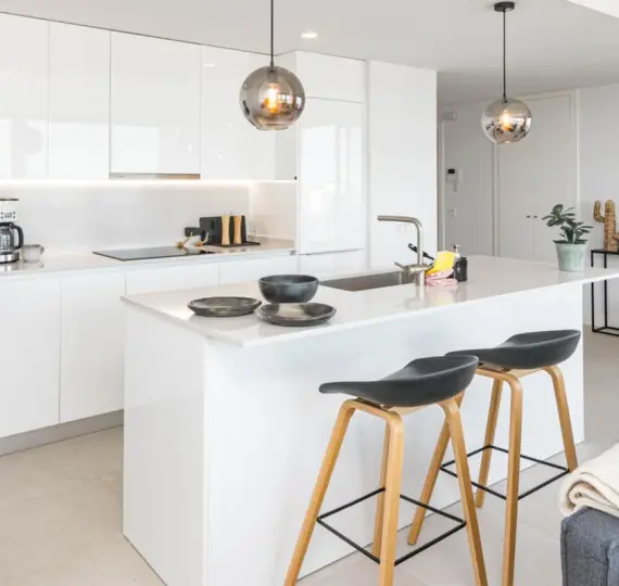 Sale of penthouse in Estepona