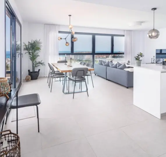 Sale of penthouse in Estepona