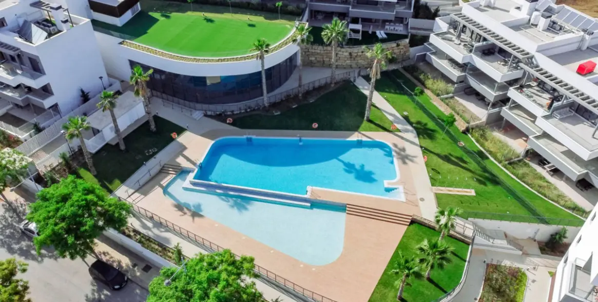 Sale of penthouse in Estepona 14