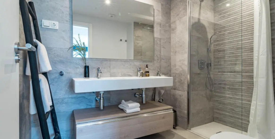 Sale of penthouse in Estepona 19