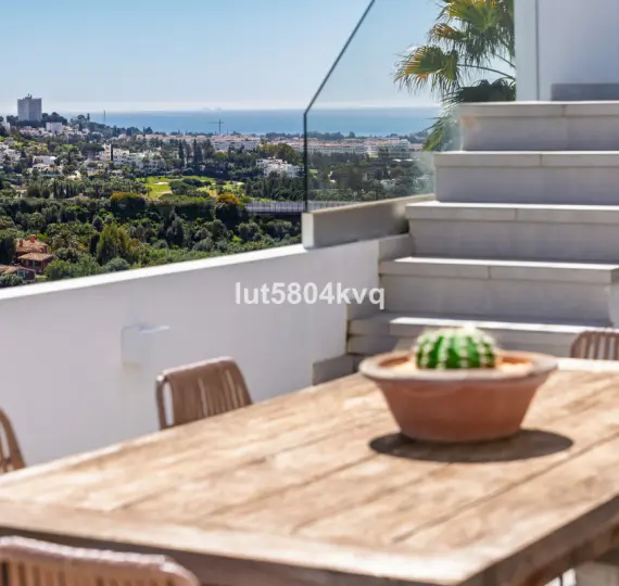 Sale of penthouse in La Quinta