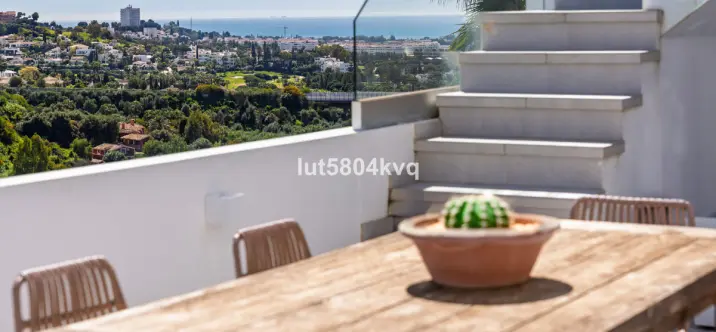 Sale of penthouse in La Quinta 1