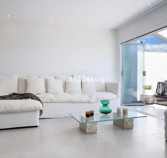 Sale of penthouse in La Quinta