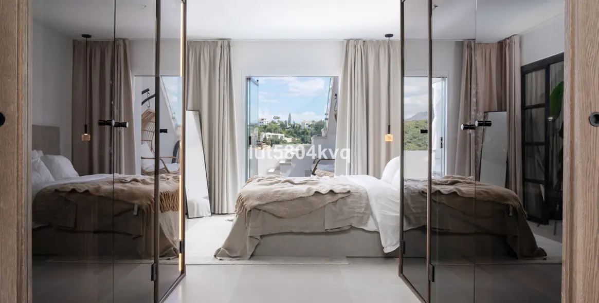 Sale of penthouse in La Quinta 5