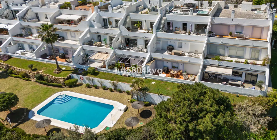 Sale of penthouse in La Quinta 8