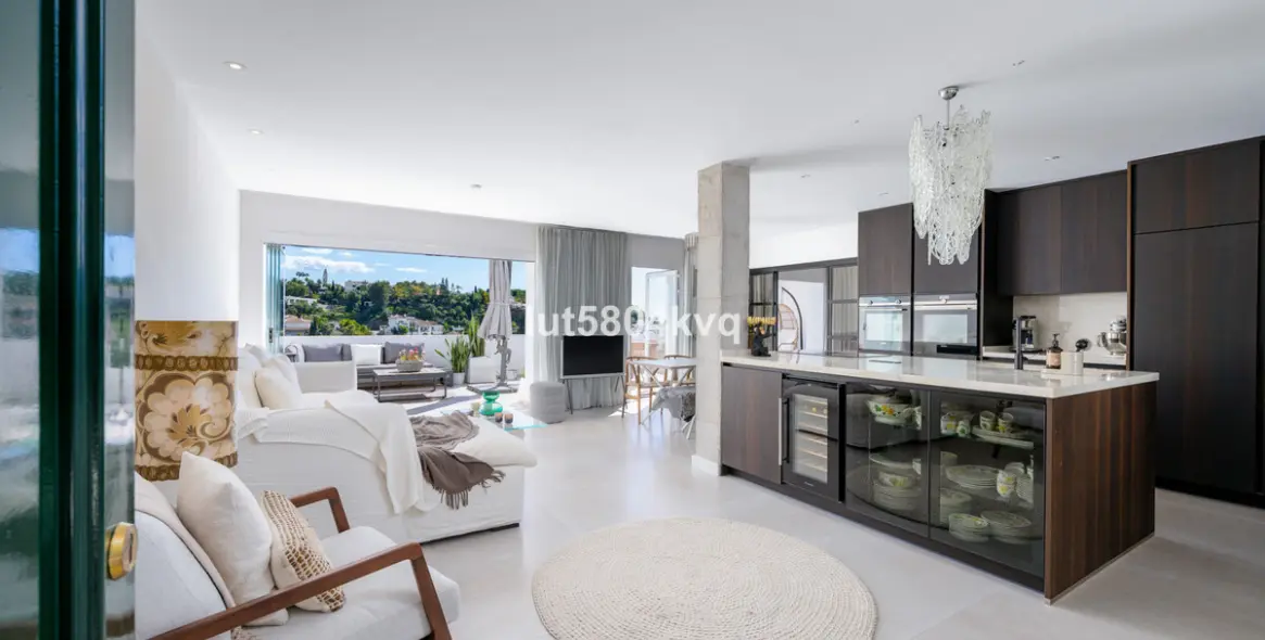 Sale of penthouse in La Quinta 13