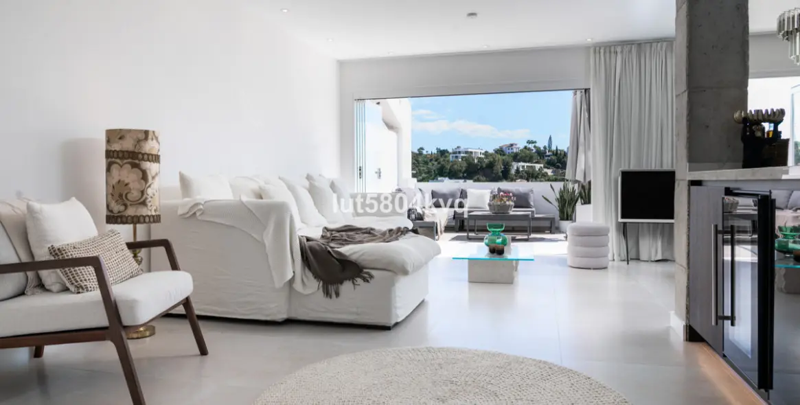 Sale of penthouse in La Quinta 15