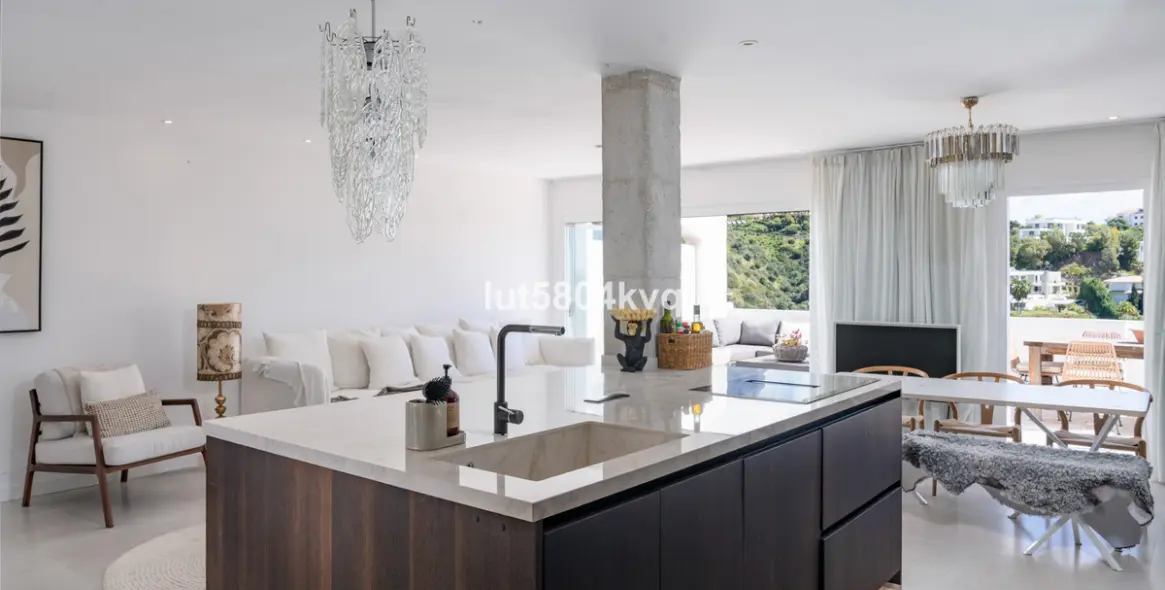 Sale of penthouse in La Quinta 16