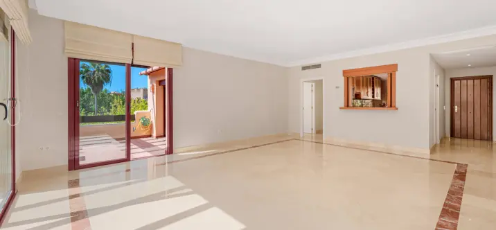 Sale of penthouse in San Pedro de Alcántara 2
