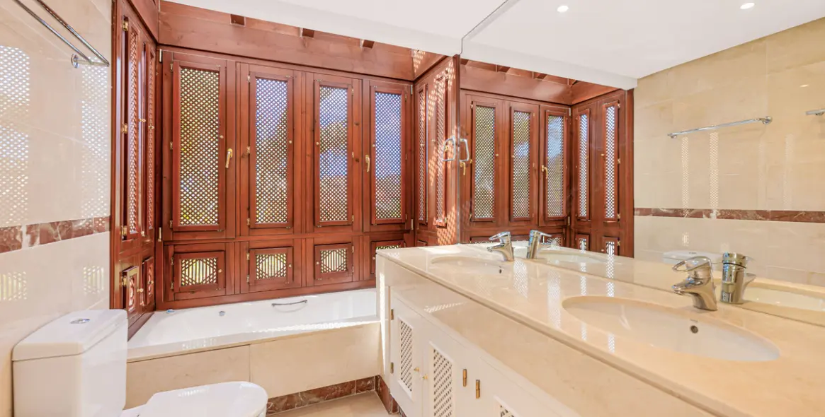 Sale of penthouse in San Pedro de Alcántara 9