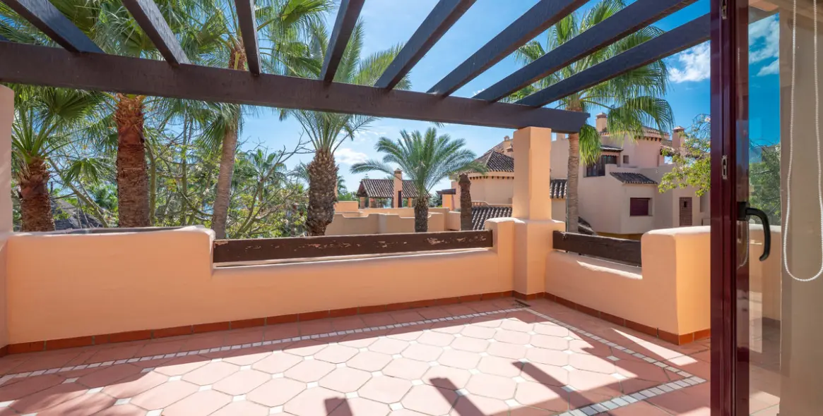 Sale of penthouse in San Pedro de Alcántara 11