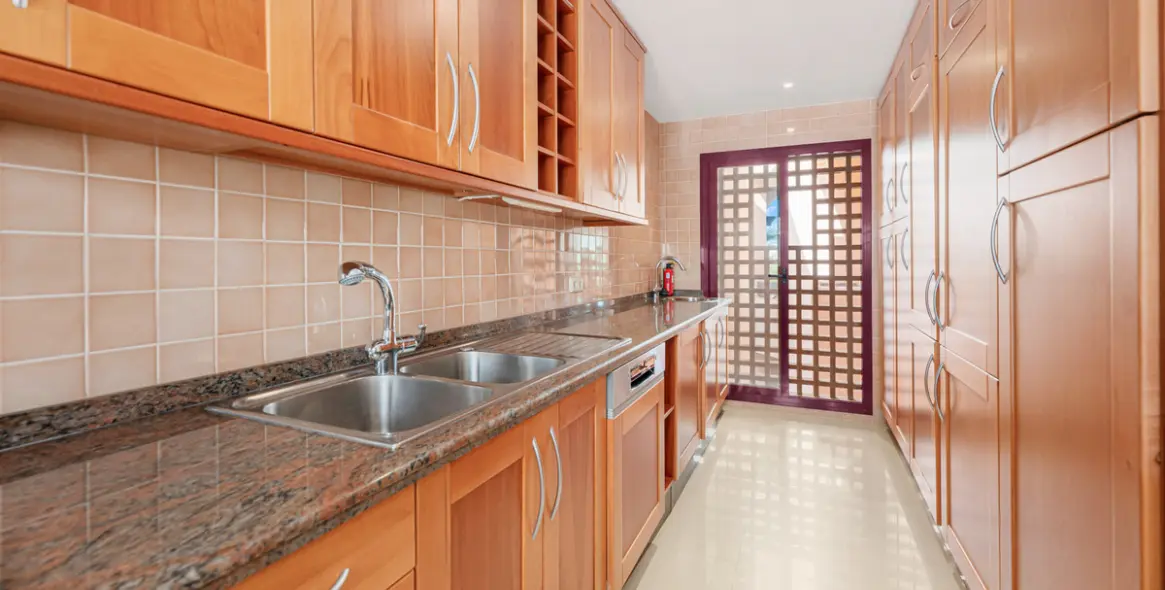 Sale of penthouse in San Pedro de Alcántara 12