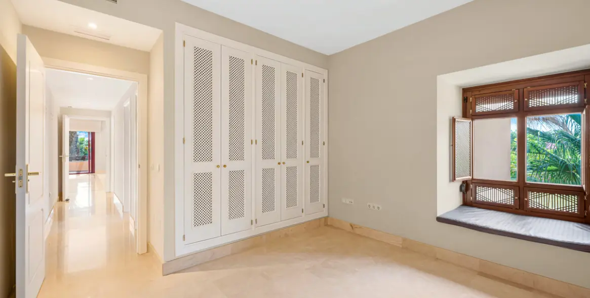 Sale of penthouse in San Pedro de Alcántara 16