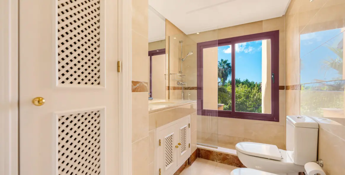 Sale of penthouse in San Pedro de Alcántara 18