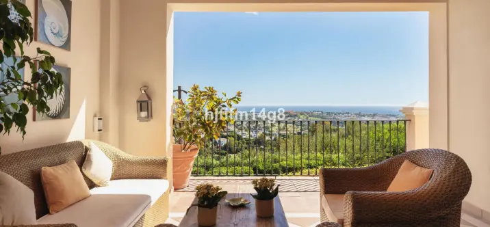 Sale of ground floor apartment in Benahavís 0