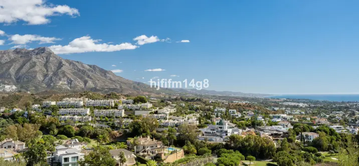 Sale of ground floor apartment in Benahavís 1