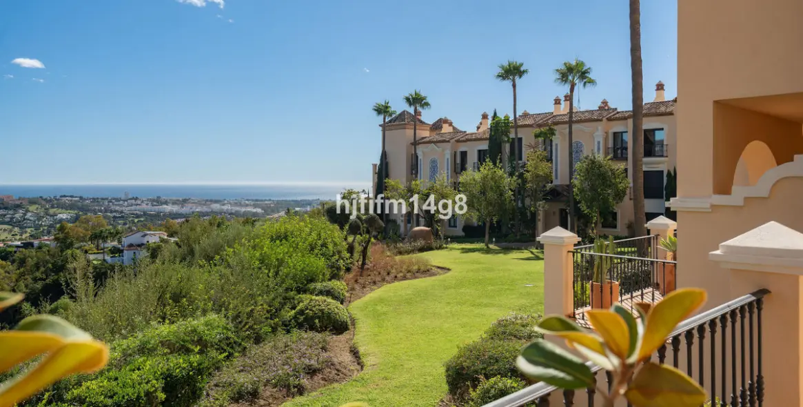 Sale of ground floor apartment in Benahavís 4