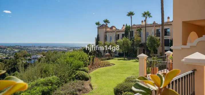 Sale of ground floor apartment in Benahavís 3