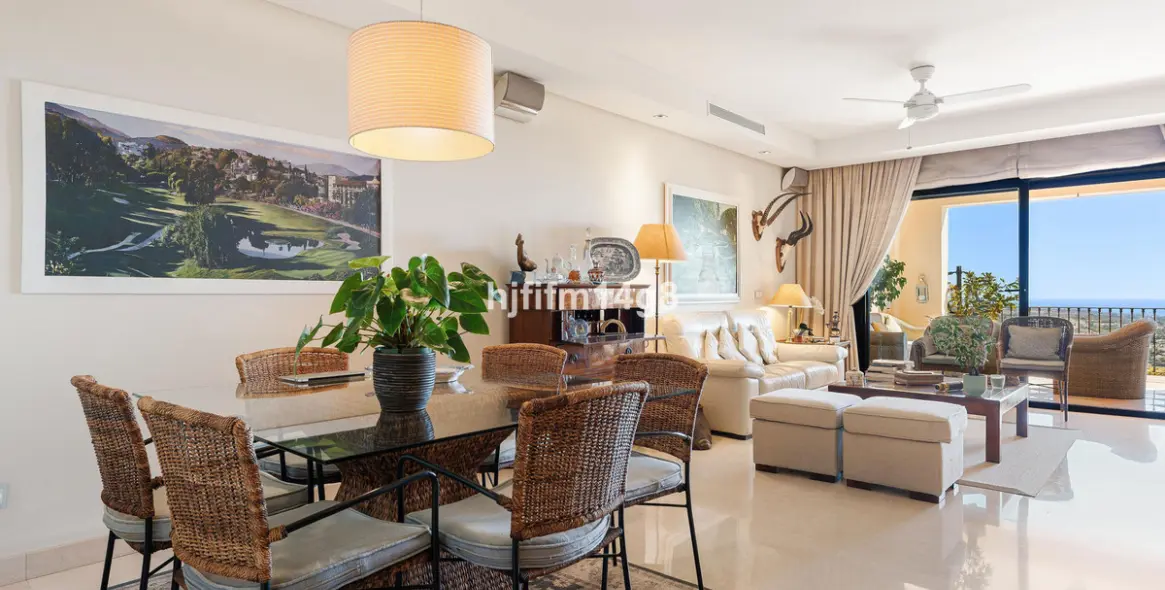 Sale of ground floor apartment in Benahavís 6