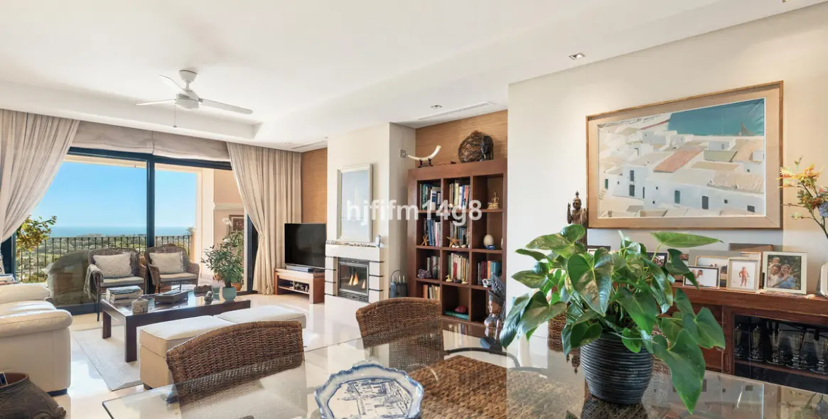 Sale of ground floor apartment in Benahavís 7